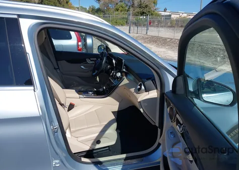 2017 Mercedes-Benz Glc 300 from USA, damaged, VIN WDC0G4JB2HV008306